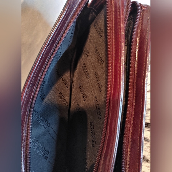 Ricardo Beverly Hills Women's Rich Black Cherry Leather Clutch - Picture 3 of 9